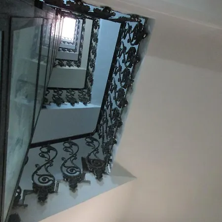 Nell'antico Palazzo Salsi Apartment *